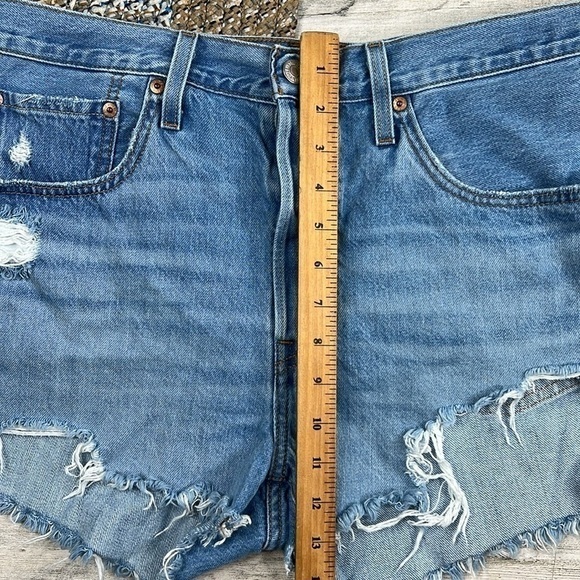 LEVI'S 501 Distressed Destroy Cut-off Jean Shorts Size 31 Button Fly Front Blue - Picture 15 of 17